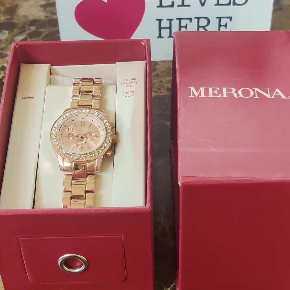 Merona Gold Pink 🩷 Watch - Picture 2 of 4